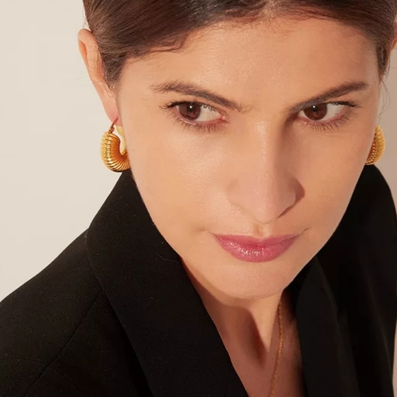 Round Chunky Hoop Earrings - Picture 2 of 8